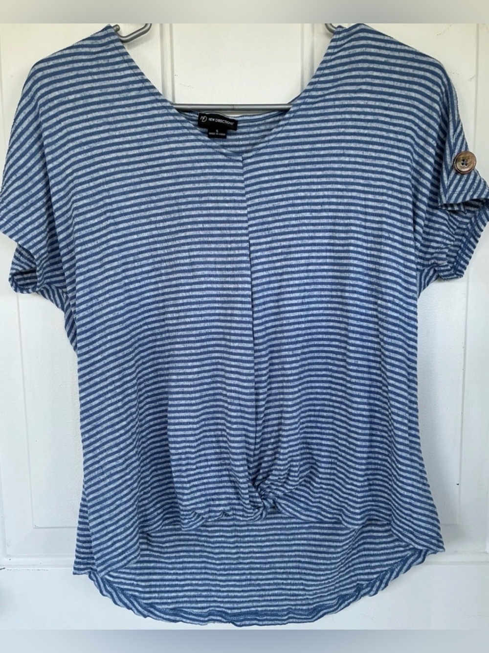 New Directions Women’s White Blue Striped Short Sleeve Shirt Size Small